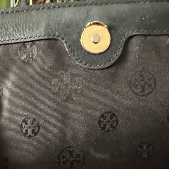 πTory Burch dark navy blue Quilted Crossbody Bag. - Picture 7 of 10